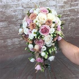 fwthumbBridal Teardrop Bouquet Aziatics Flowers 69458447_2311772678858454_3521180421675024384_n.jpg